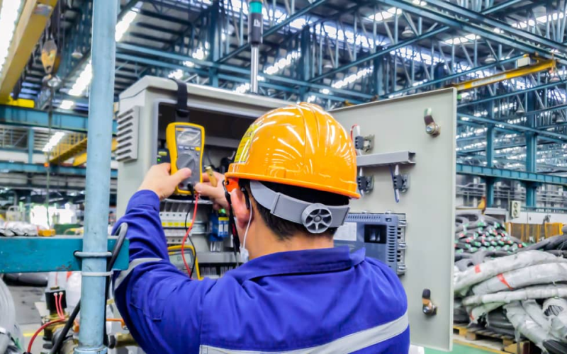 Industrial Electricians